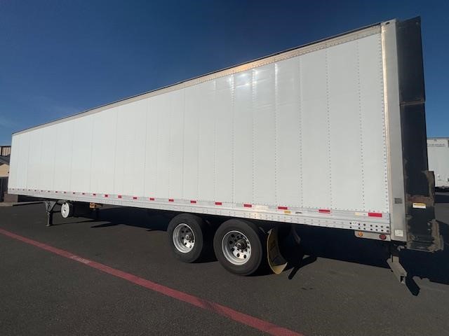 2012 HYUNDAI 48' ROLL DOOR REEFER W/5500 LB LIFT GATE - image 4 of 6