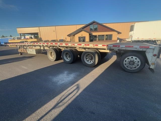 2013 REITNOUER 53' FLAT BED - image 4 of 6