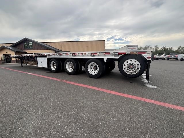 2016 WESTERN TRAILERS 53' FLAT BED - image 4 of 6