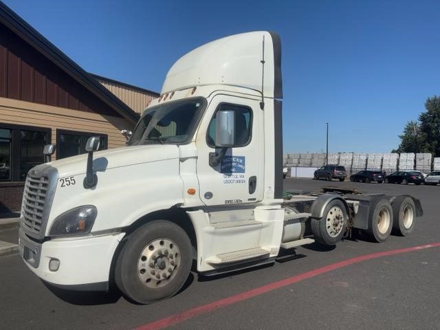 2016 FREIGHTLINER CASCADIA 125 EVOLUTION - image 2 of 6