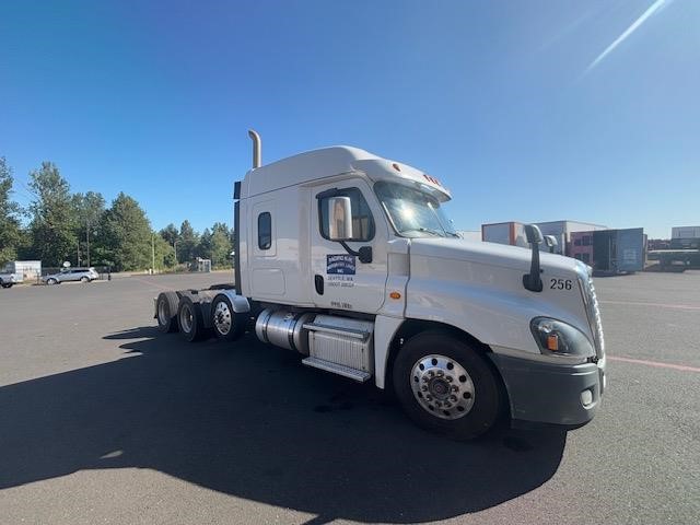 2016 FREIGHTLINER CASCADIA 125 EVOLUTION - image 1 of 6