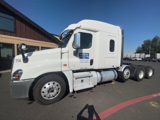 2016 FREIGHTLINER CASCADIA 125 EVOLUTION - image 2 of 6