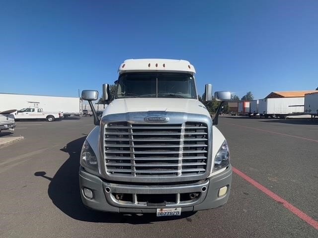 2016 FREIGHTLINER CASCADIA 125 EVOLUTION - image 3 of 6