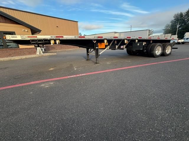 2025 UTILITY 36' FLAT BED - image 2 of 6