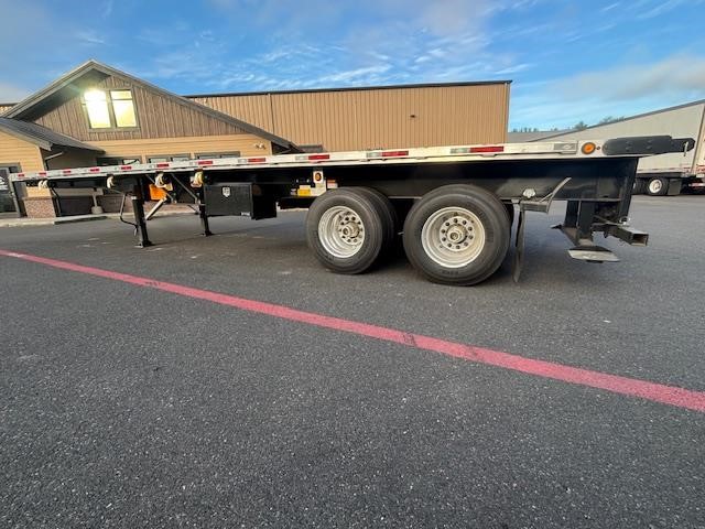 2025 UTILITY 36' FLAT BED - image 4 of 6