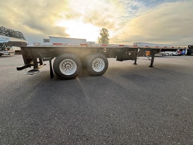 2025 UTILITY 36' FLAT BED - image 5 of 6